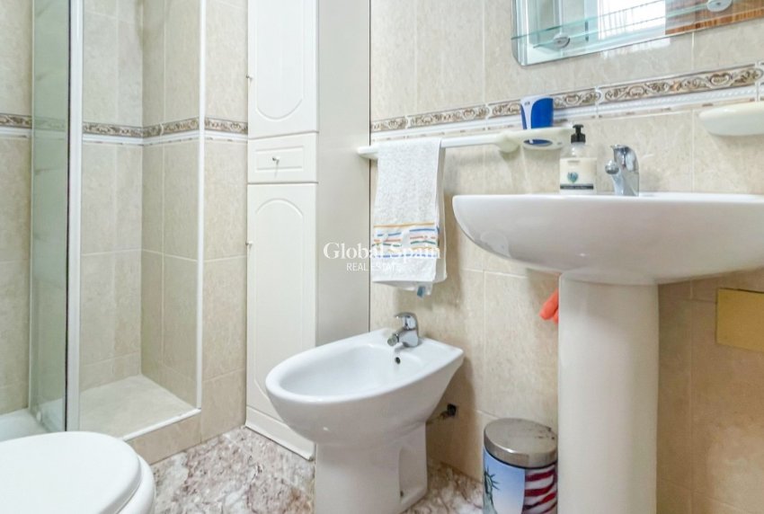 Odsprzedaż - MIESZKANIE -
TORREVIEJA - 