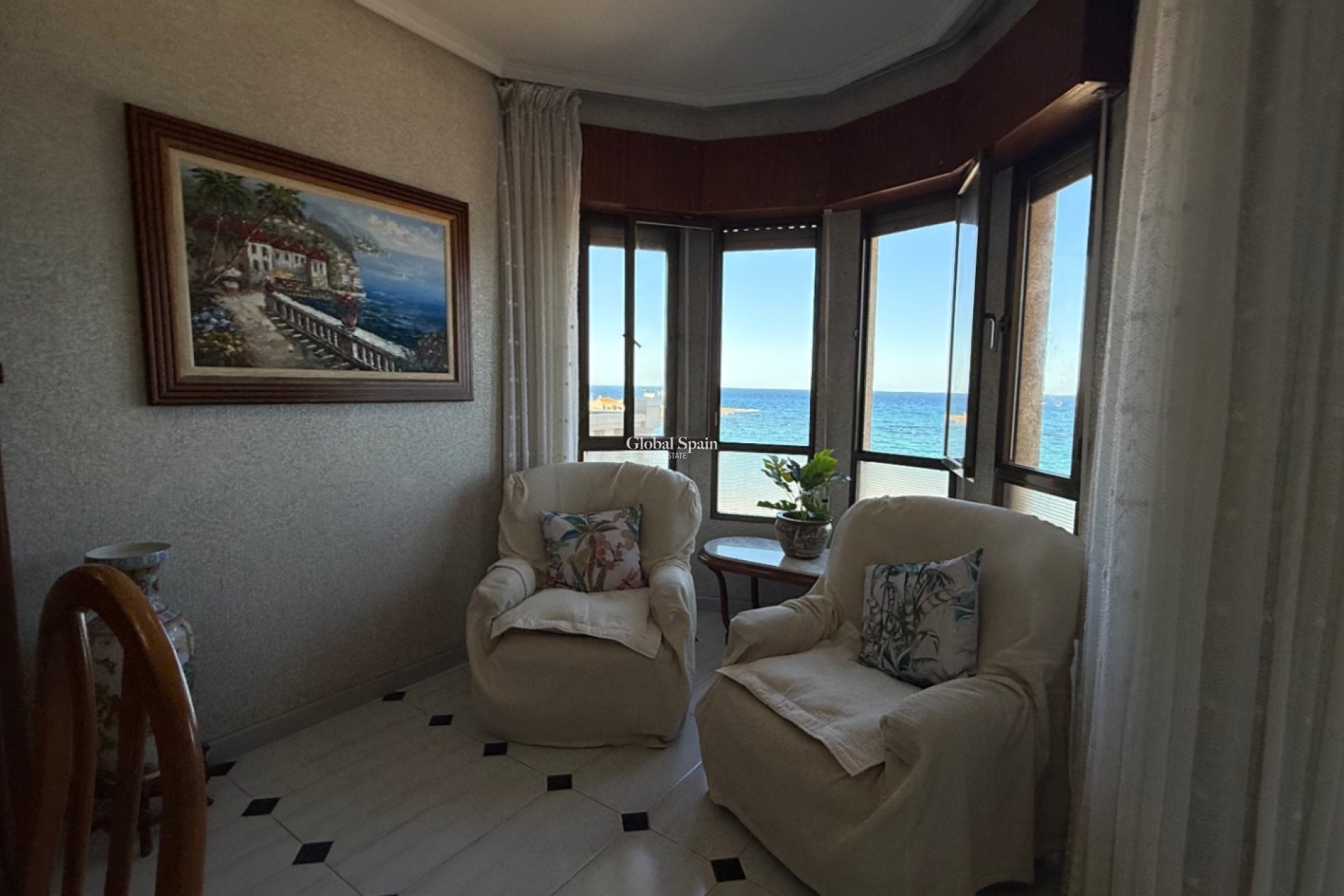 Odsprzedaż - MIESZKANIE -
TORREVIEJA - 