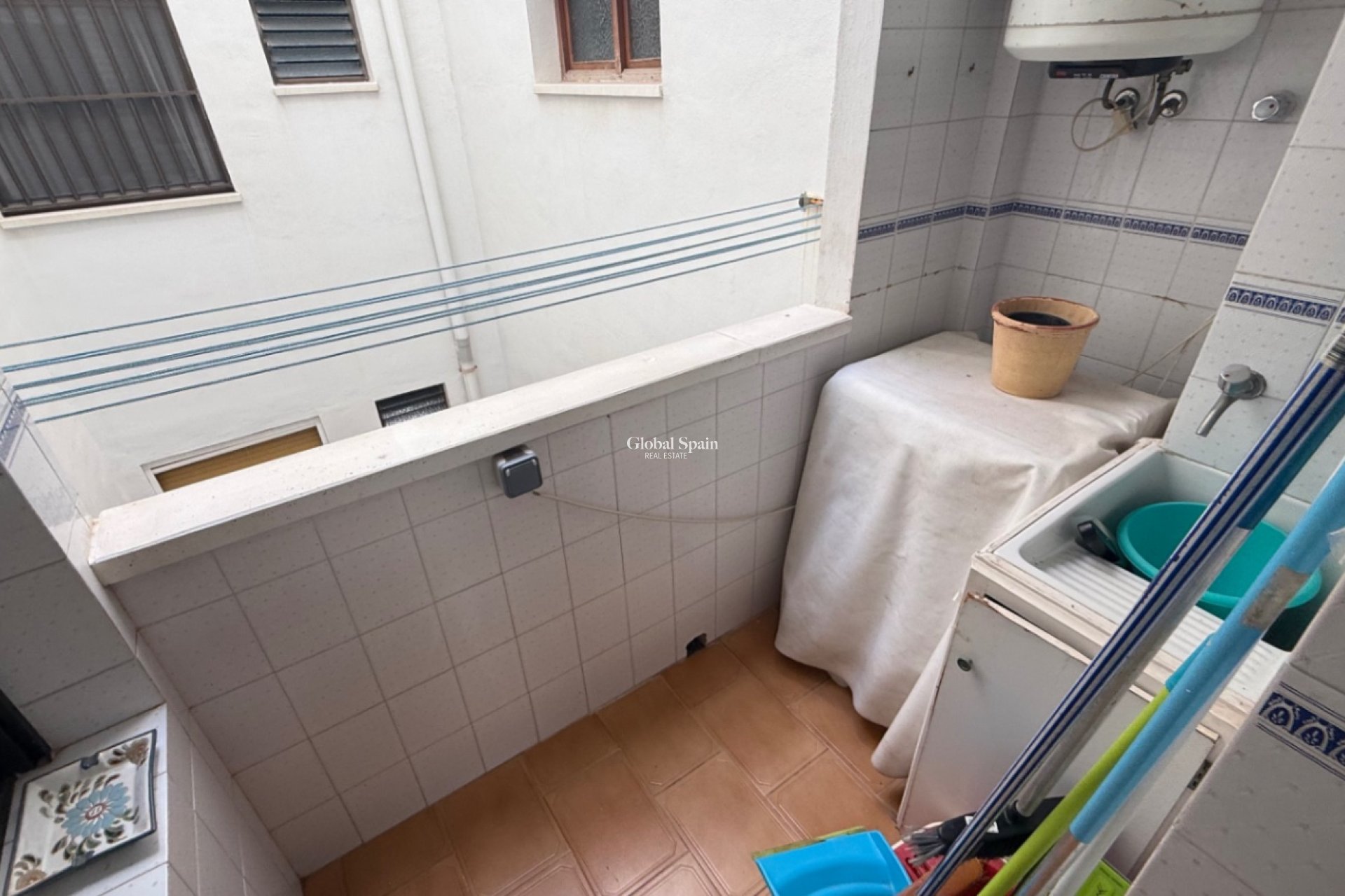 Odsprzedaż - MIESZKANIE -
TORREVIEJA - 