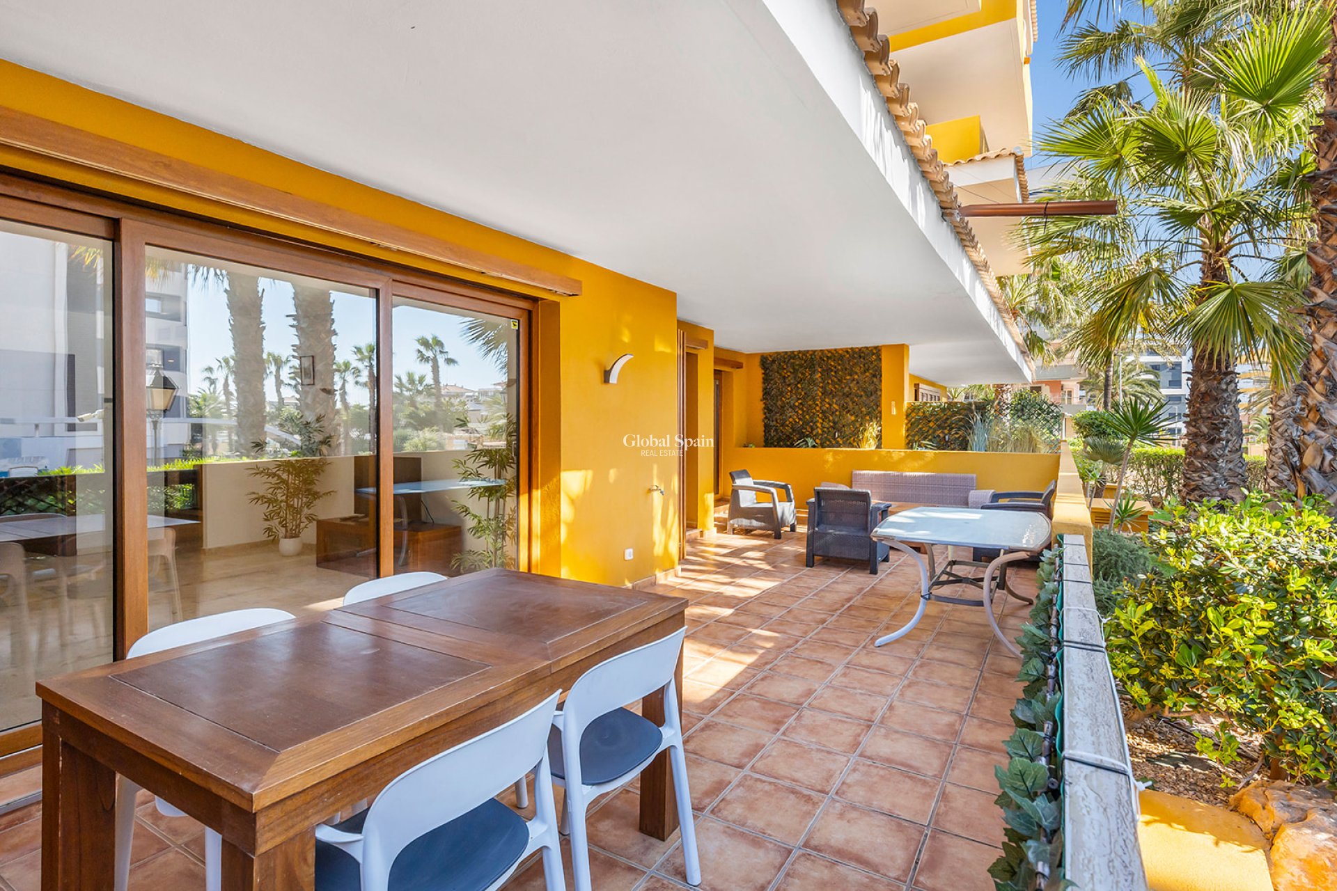 Odsprzedaż - MIESZKANIE -
TORREVIEJA - 