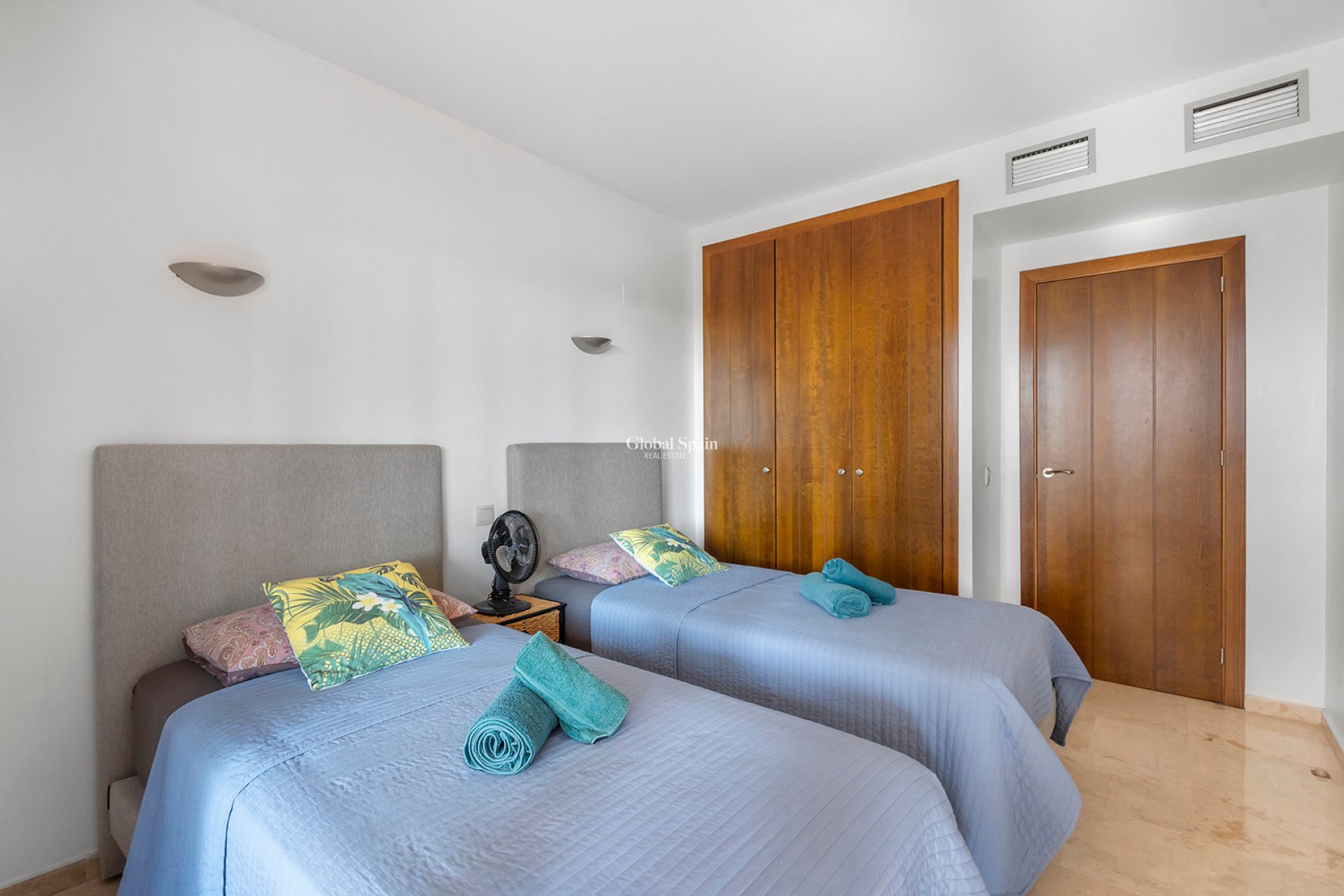 Odsprzedaż - MIESZKANIE -
TORREVIEJA - 