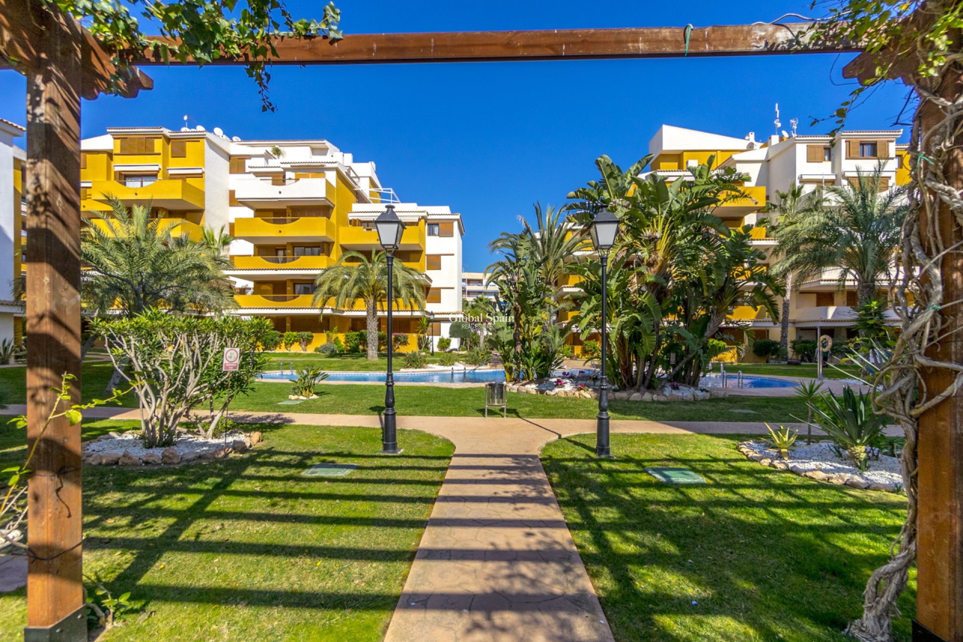 Odsprzedaż - MIESZKANIE -
TORREVIEJA - 