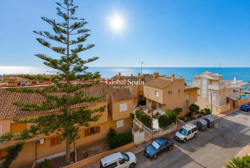 Odsprzedaż - MIESZKANIE -
TORREVIEJA - 