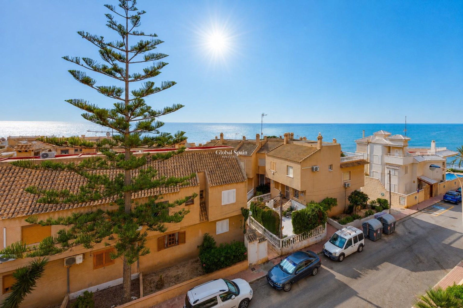 Odsprzedaż - MIESZKANIE -
TORREVIEJA - 