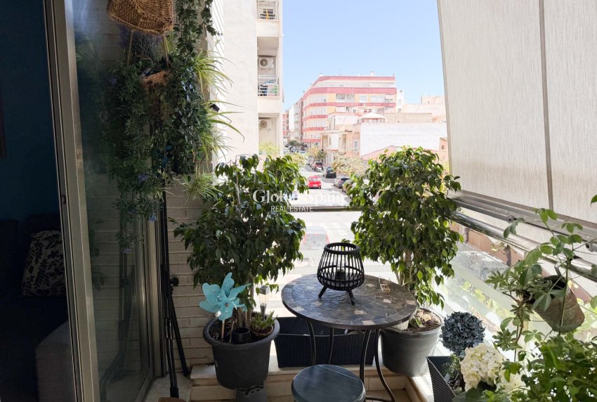 Odsprzedaż - MIESZKANIE -
TORREVIEJA - 
