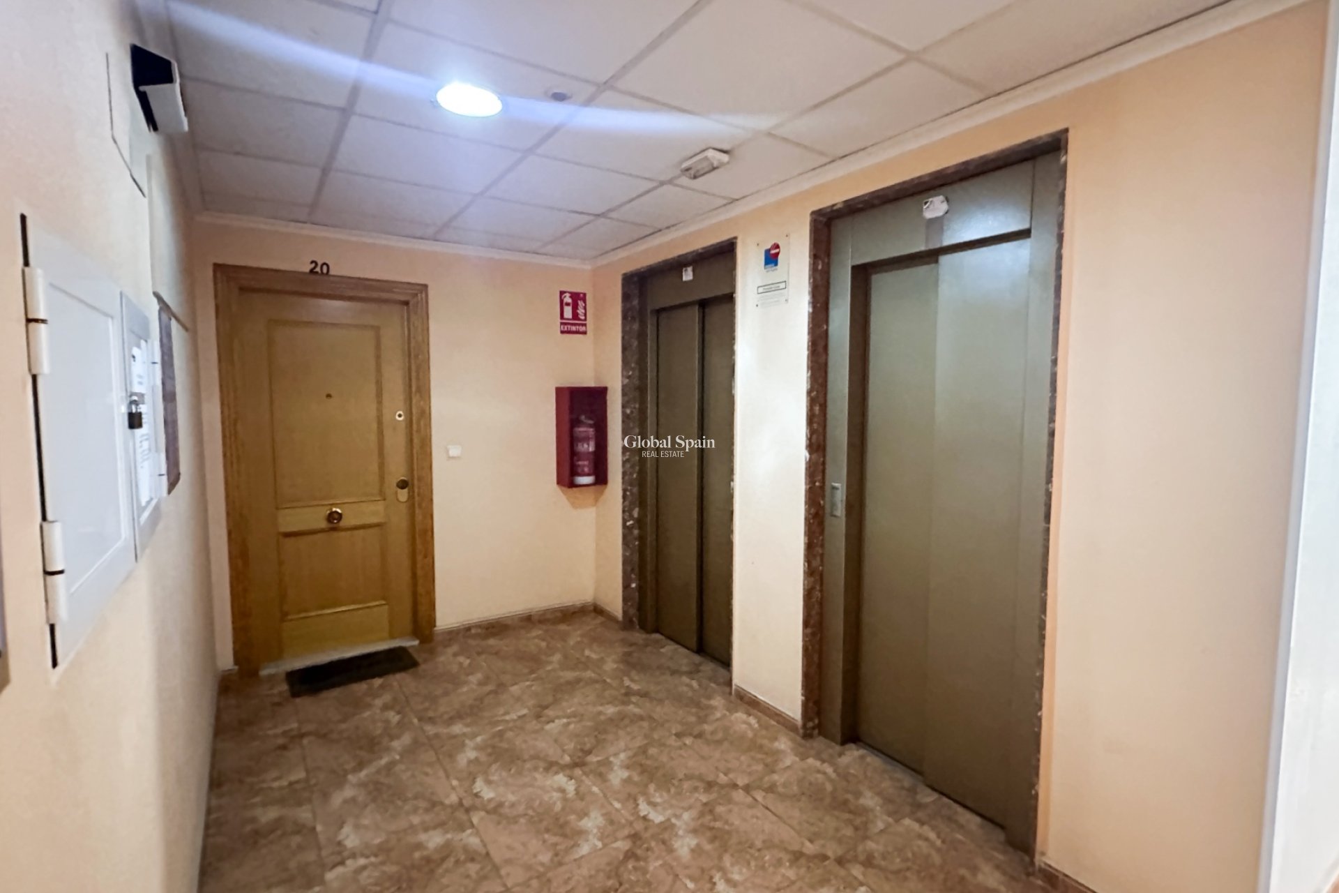 Odsprzedaż - MIESZKANIE -
TORREVIEJA - 