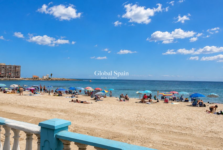 Odsprzedaż - MIESZKANIE -
TORREVIEJA - 