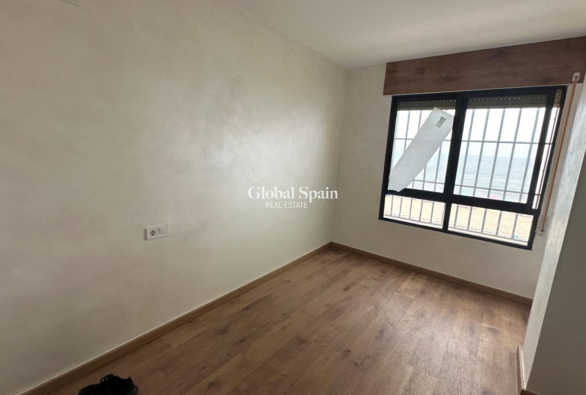 Odsprzedaż - MIESZKANIE -
TORREVIEJA - 