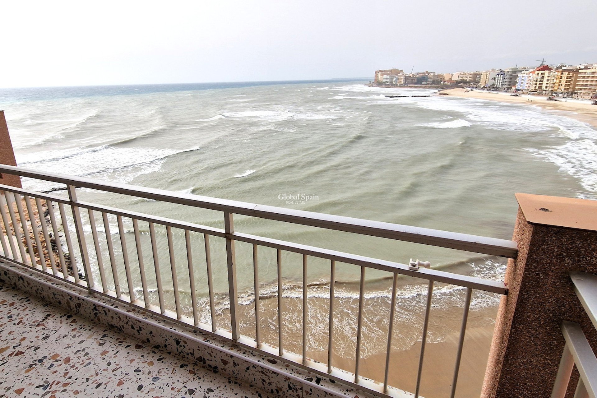 Odsprzedaż - MIESZKANIE -
TORREVIEJA - 