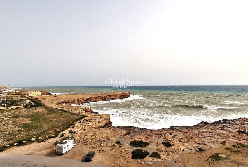 Odsprzedaż - MIESZKANIE -
TORREVIEJA - 