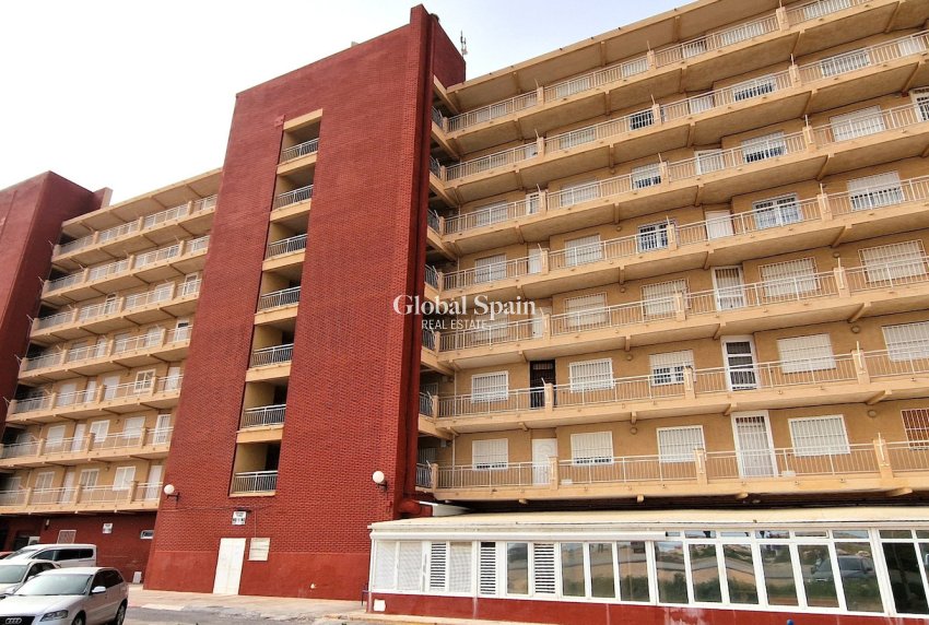 Odsprzedaż - MIESZKANIE -
TORREVIEJA - 