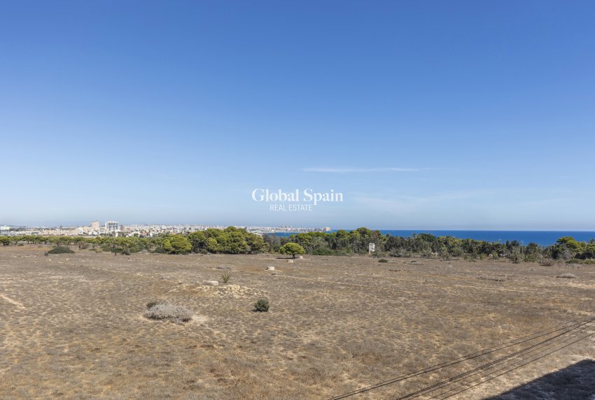 Odsprzedaż - MIESZKANIE -
TORREVIEJA - 