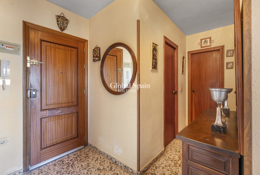 Odsprzedaż - MIESZKANIE -
TORREVIEJA - 