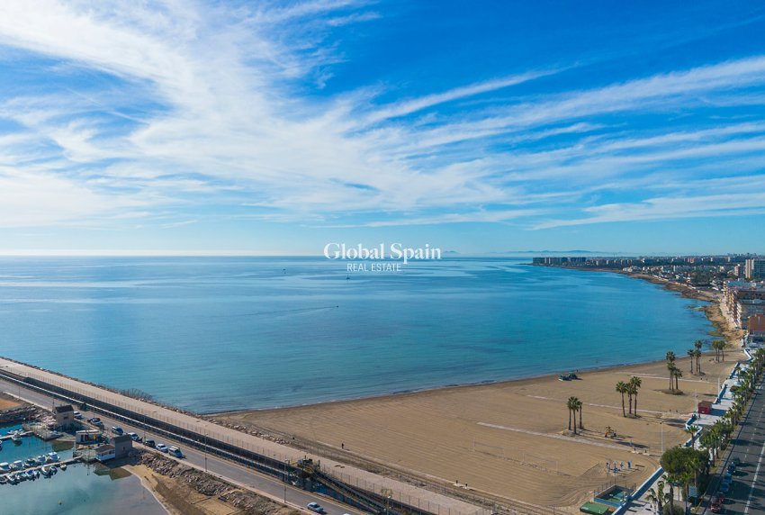 Odsprzedaż - MIESZKANIE -
TORREVIEJA - 