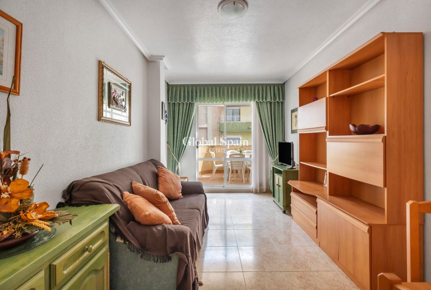 Odsprzedaż - MIESZKANIE -
TORREVIEJA - 
