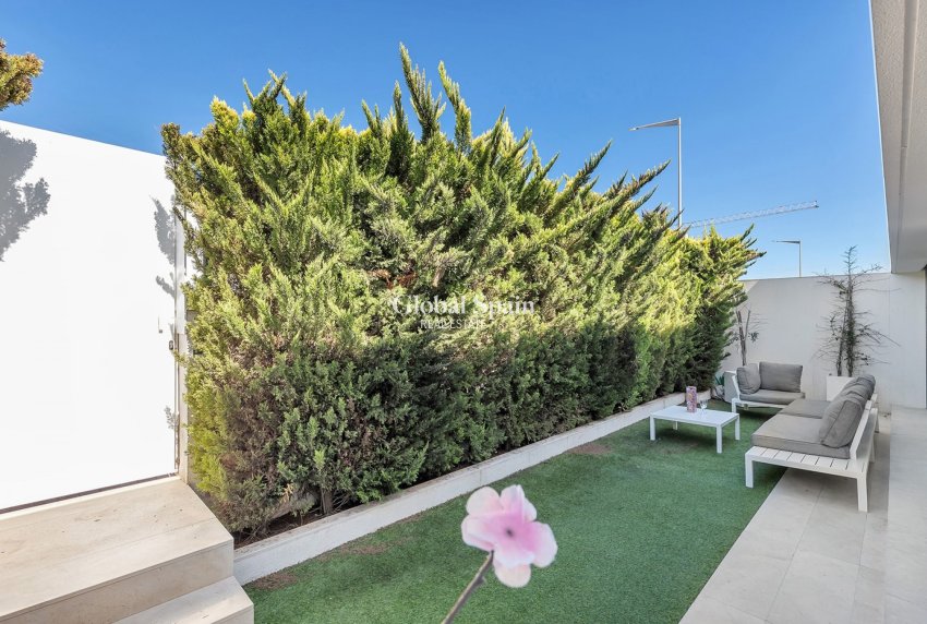 Odsprzedaż - MIESZKANIE -
TORREVIEJA - 