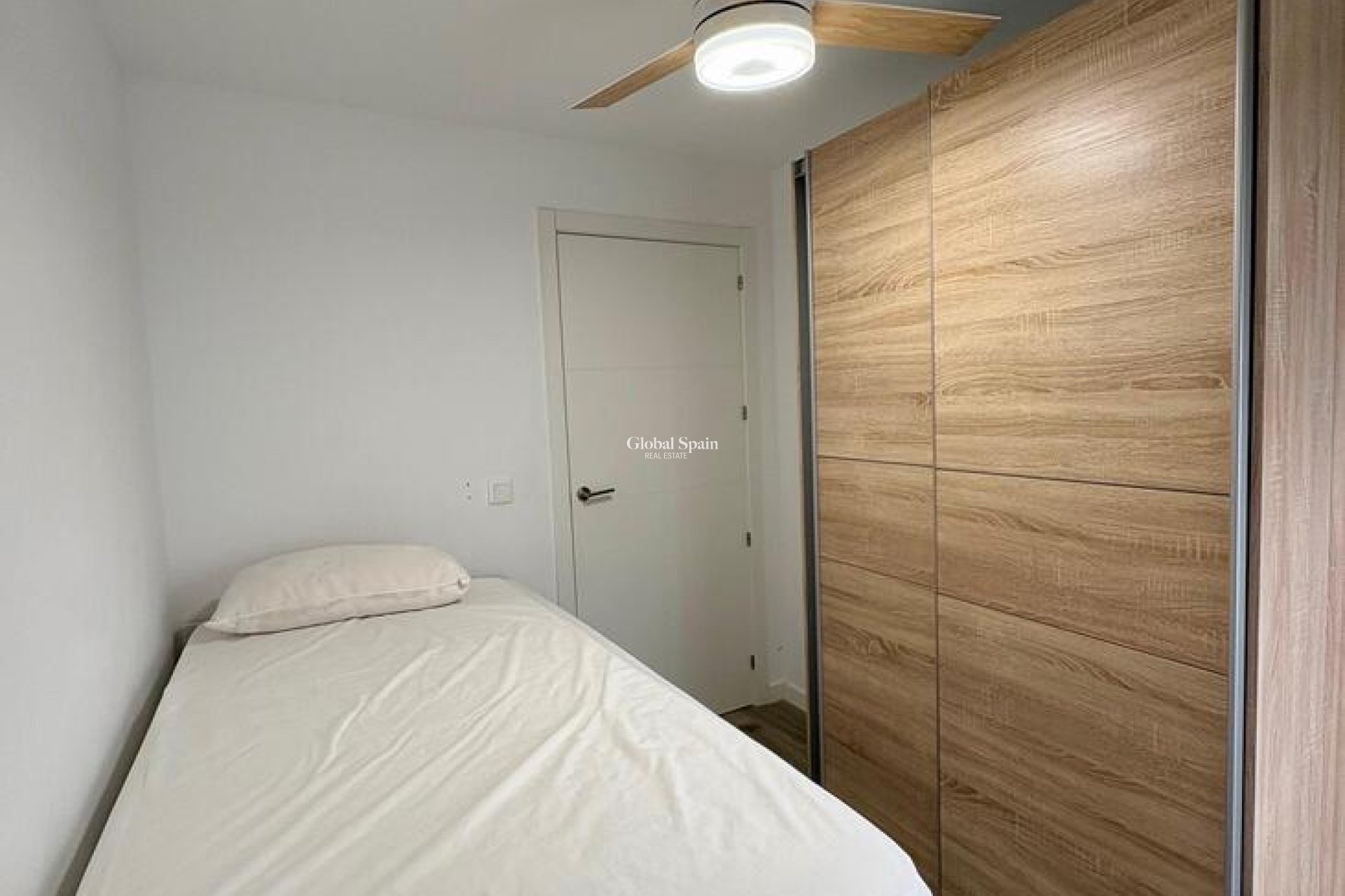Odsprzedaż - MIESZKANIE -
TORREVIEJA - 