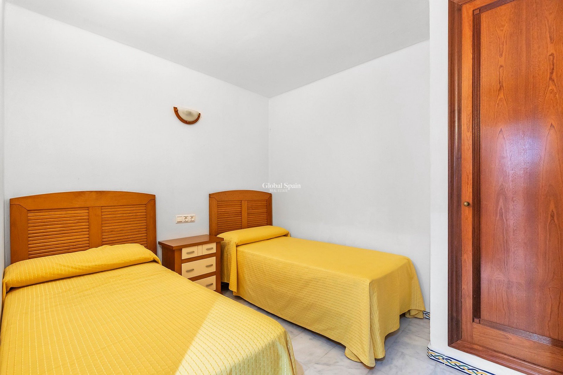 Odsprzedaż - MIESZKANIE -
TORREVIEJA - 