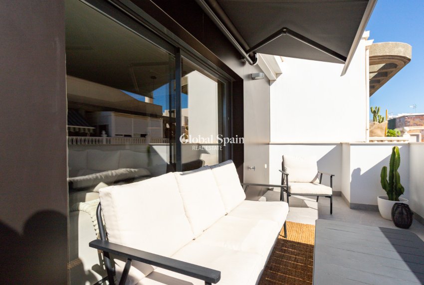 Odsprzedaż - MIESZKANIE -
TORREVIEJA - 