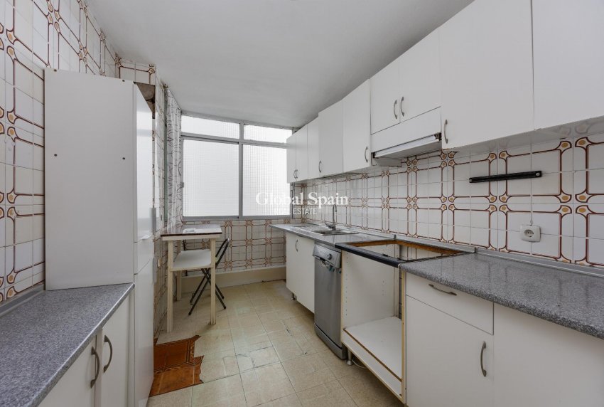 Odsprzedaż - MIESZKANIE -
TORREVIEJA - 