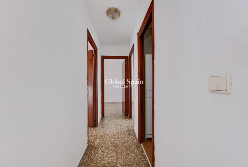 Odsprzedaż - MIESZKANIE -
TORREVIEJA - 