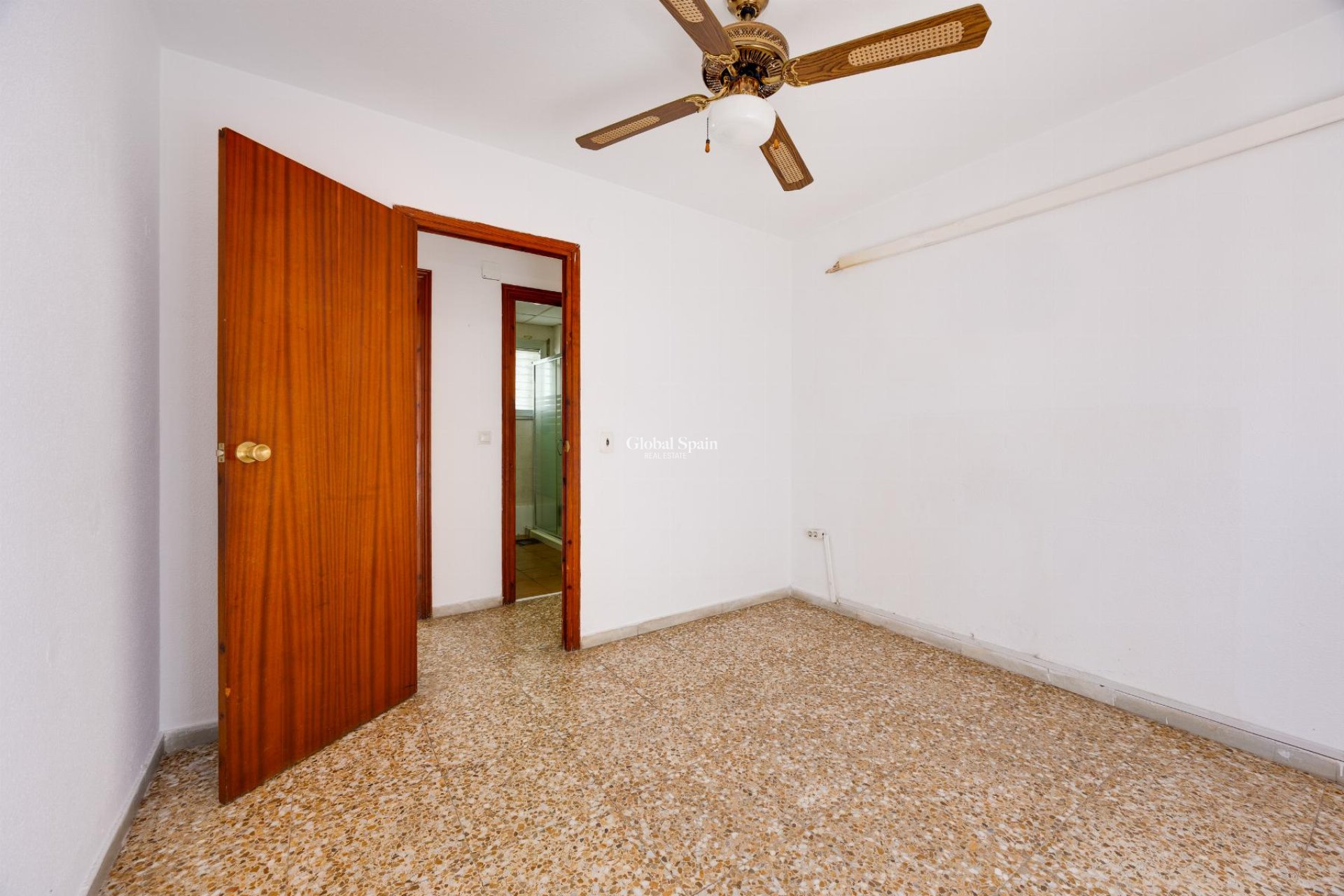 Odsprzedaż - MIESZKANIE -
TORREVIEJA - 