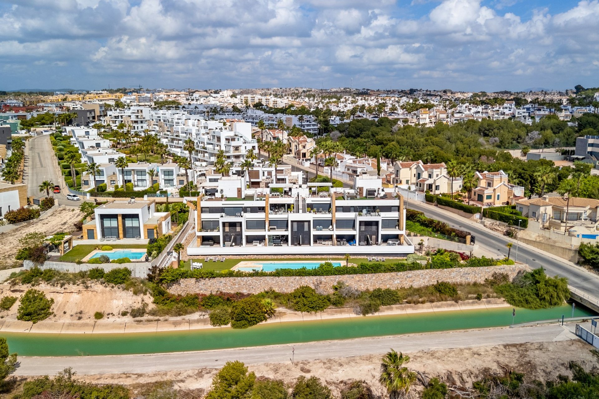 Odsprzedaż - MIESZKANIE -
Villamartin - Costa Blanca
