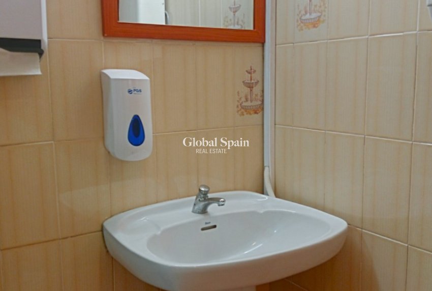 Odsprzedaż - NIERUCHOMOŚĆ KOMERCYJNA -
BENIDORM - Zona de Poniente