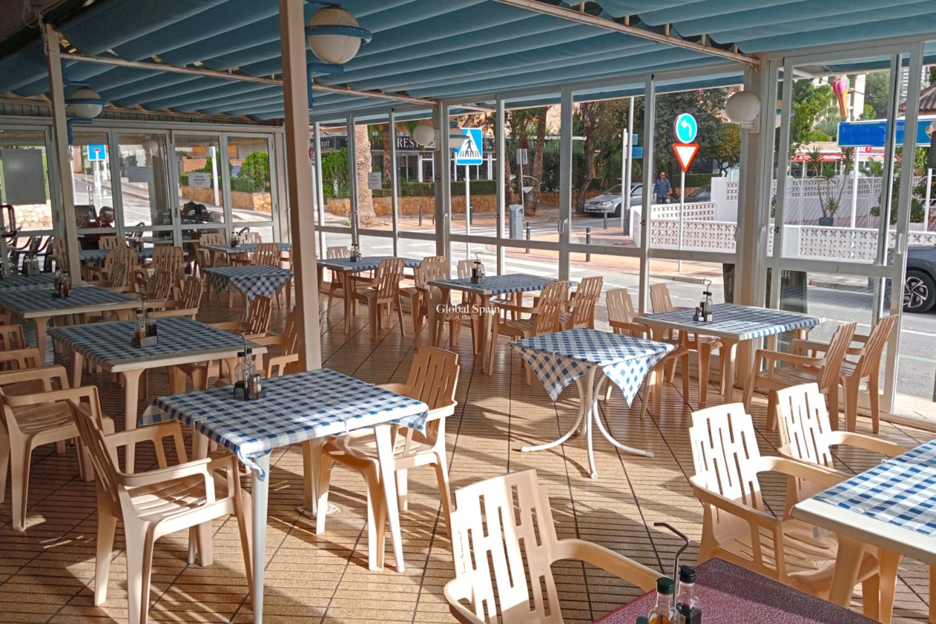 Odsprzedaż - NIERUCHOMOŚĆ KOMERCYJNA -
BENIDORM - Zona de Poniente