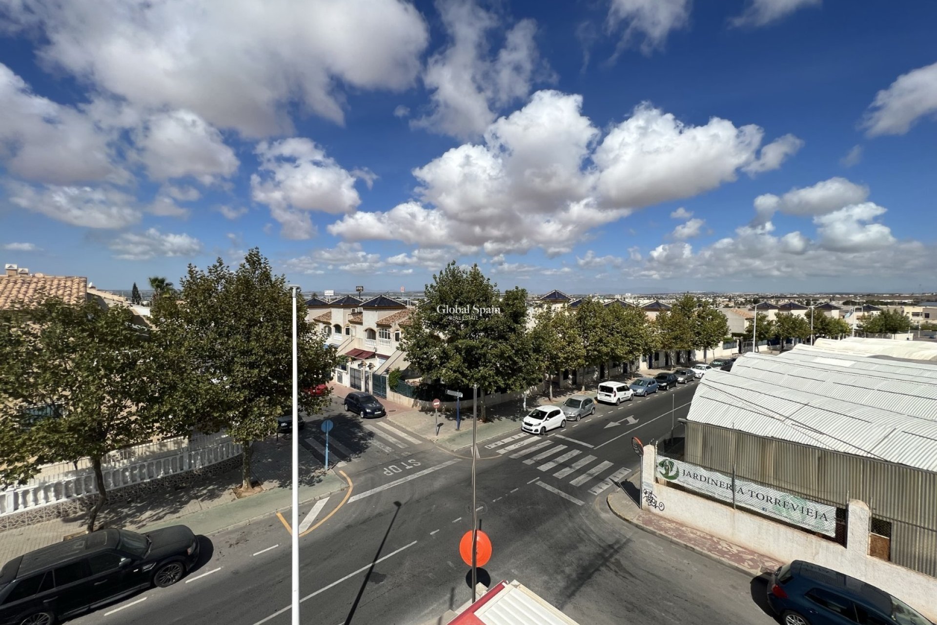 Odsprzedaż - NIERUCHOMOŚĆ KOMERCYJNA -
TORREVIEJA - Costa Blanca Sur