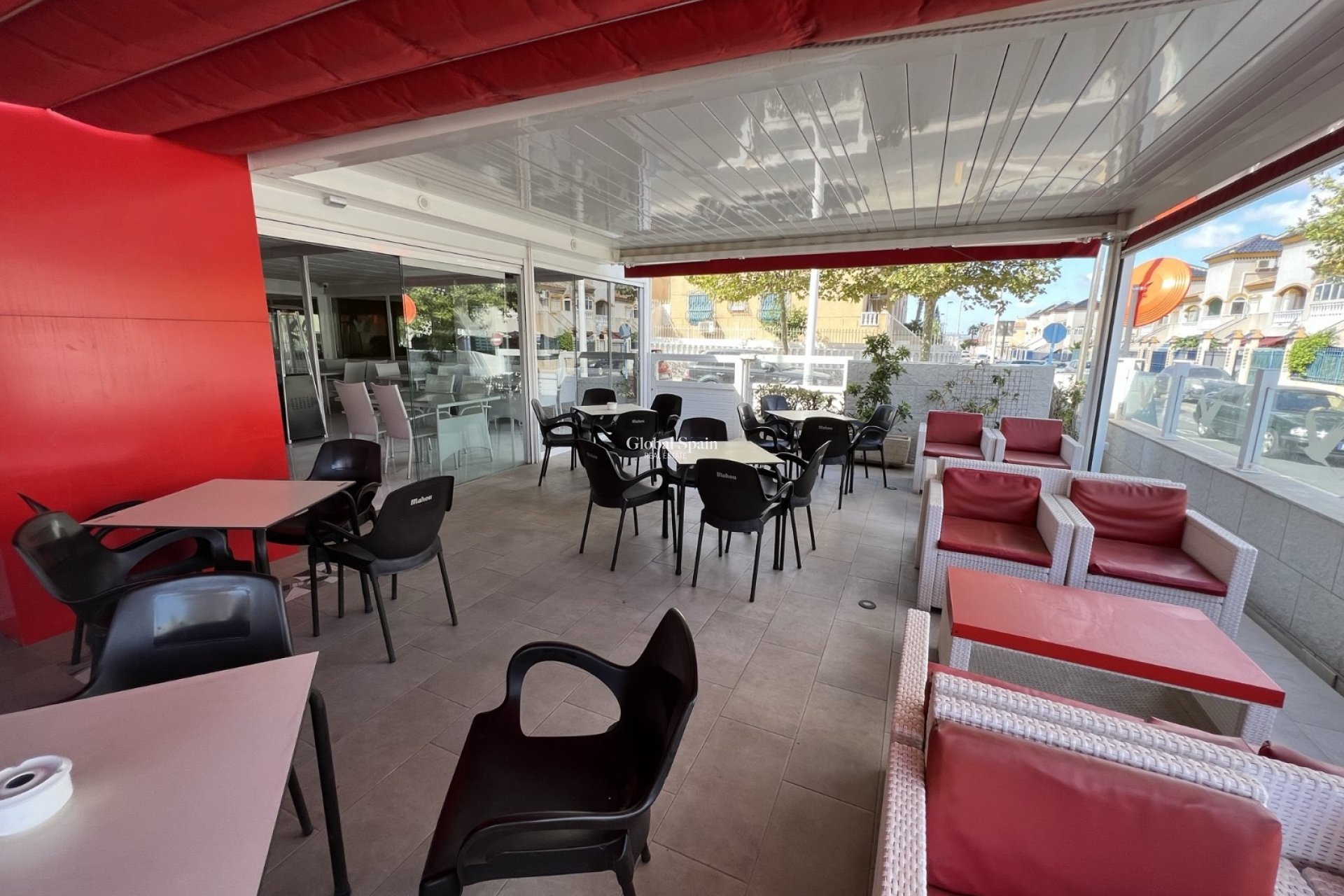 Odsprzedaż - NIERUCHOMOŚĆ KOMERCYJNA -
TORREVIEJA - Costa Blanca Sur
