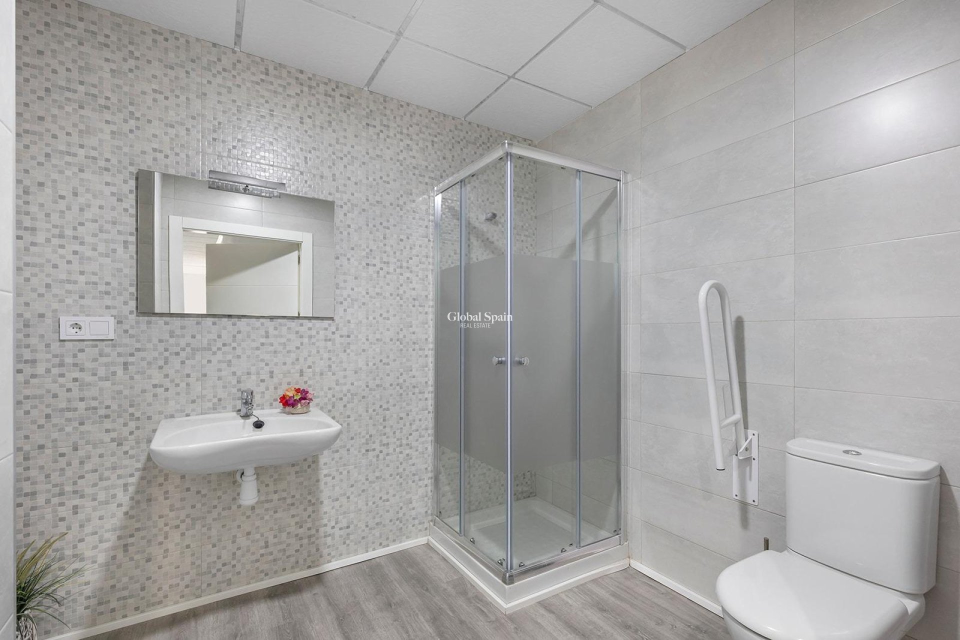 Odsprzedaż - NIERUCHOMOŚĆ KOMERCYJNA -
TORREVIEJA - La Mata pueblo