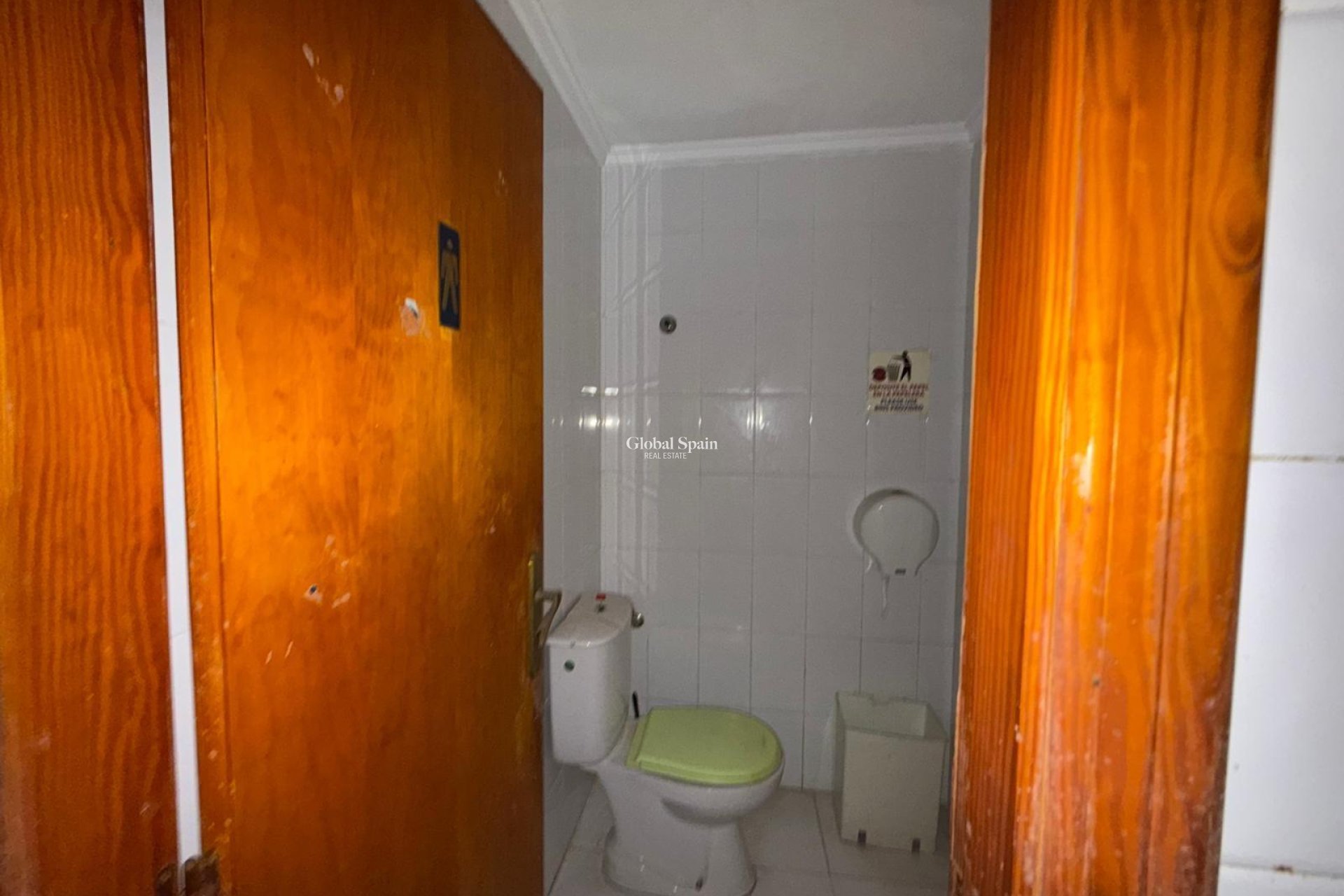 Odsprzedaż - NIERUCHOMOŚĆ KOMERCYJNA -
TORREVIEJA - Playa del cura