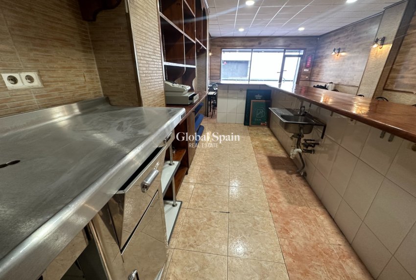 Odsprzedaż - NIERUCHOMOŚĆ KOMERCYJNA -
TORREVIEJA - Torrevieja