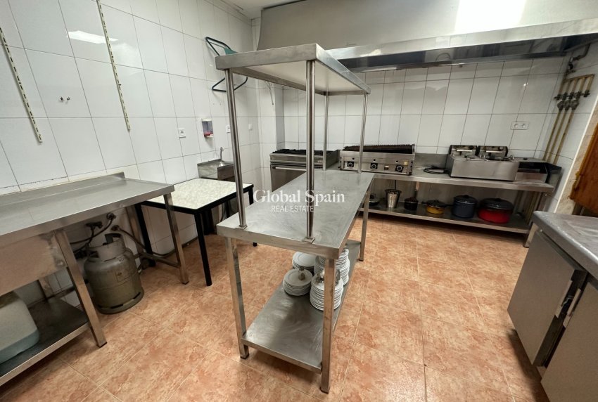 Odsprzedaż - NIERUCHOMOŚĆ KOMERCYJNA -
TORREVIEJA - Torrevieja