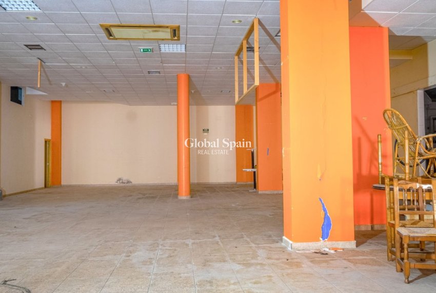 Odsprzedaż - NIERUCHOMOŚĆ KOMERCYJNA -
TORREVIEJA - 
