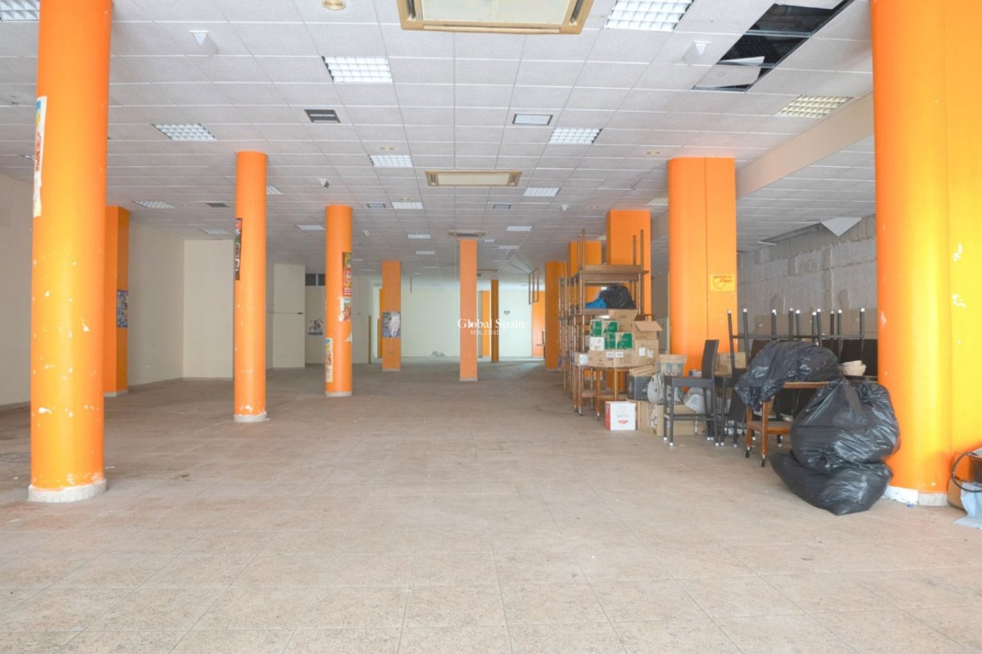 Odsprzedaż - NIERUCHOMOŚĆ KOMERCYJNA -
TORREVIEJA - 