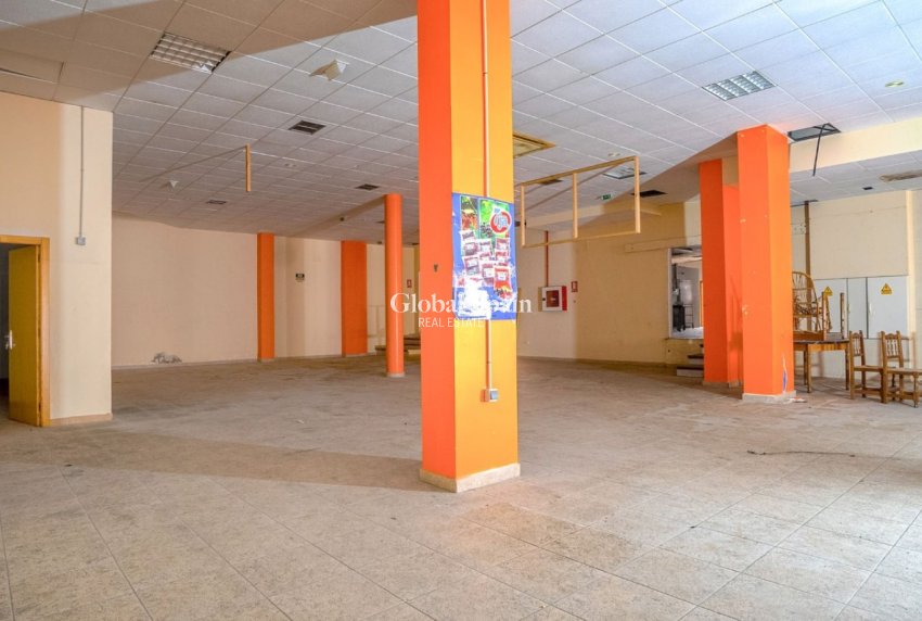 Odsprzedaż - NIERUCHOMOŚĆ KOMERCYJNA -
TORREVIEJA - 