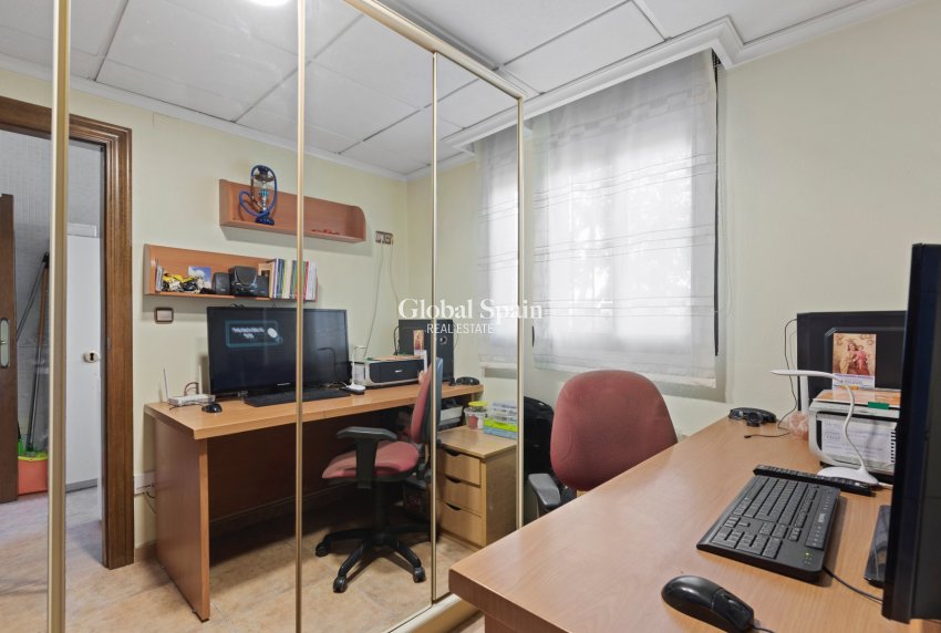 Odsprzedaż - Nieruchomość wiejska/Finca -
Beniel - Carretera de Beniel