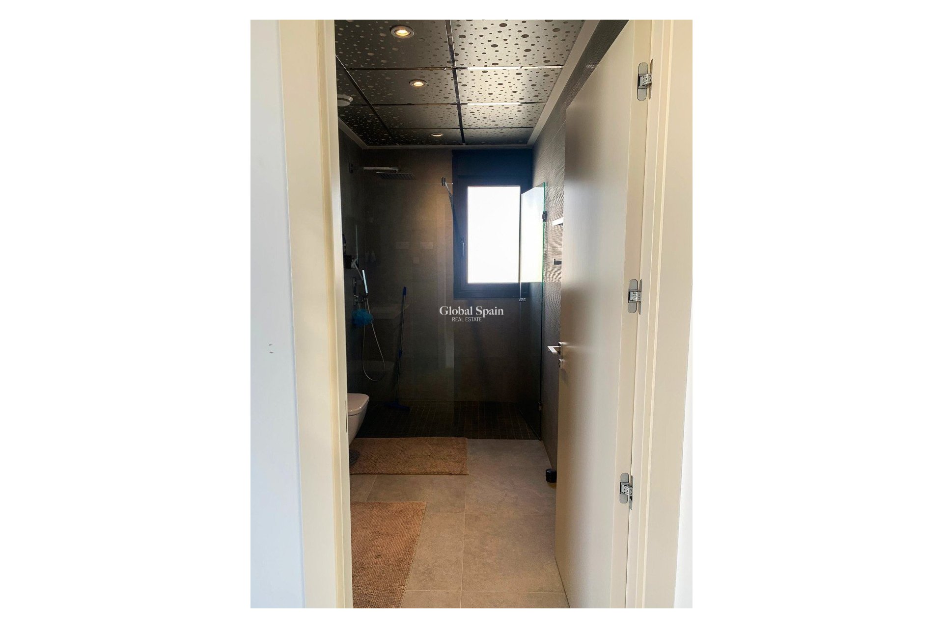 Odsprzedaż - Niezależna willa -
ORIHUELA COSTA - CAMPOAMOR