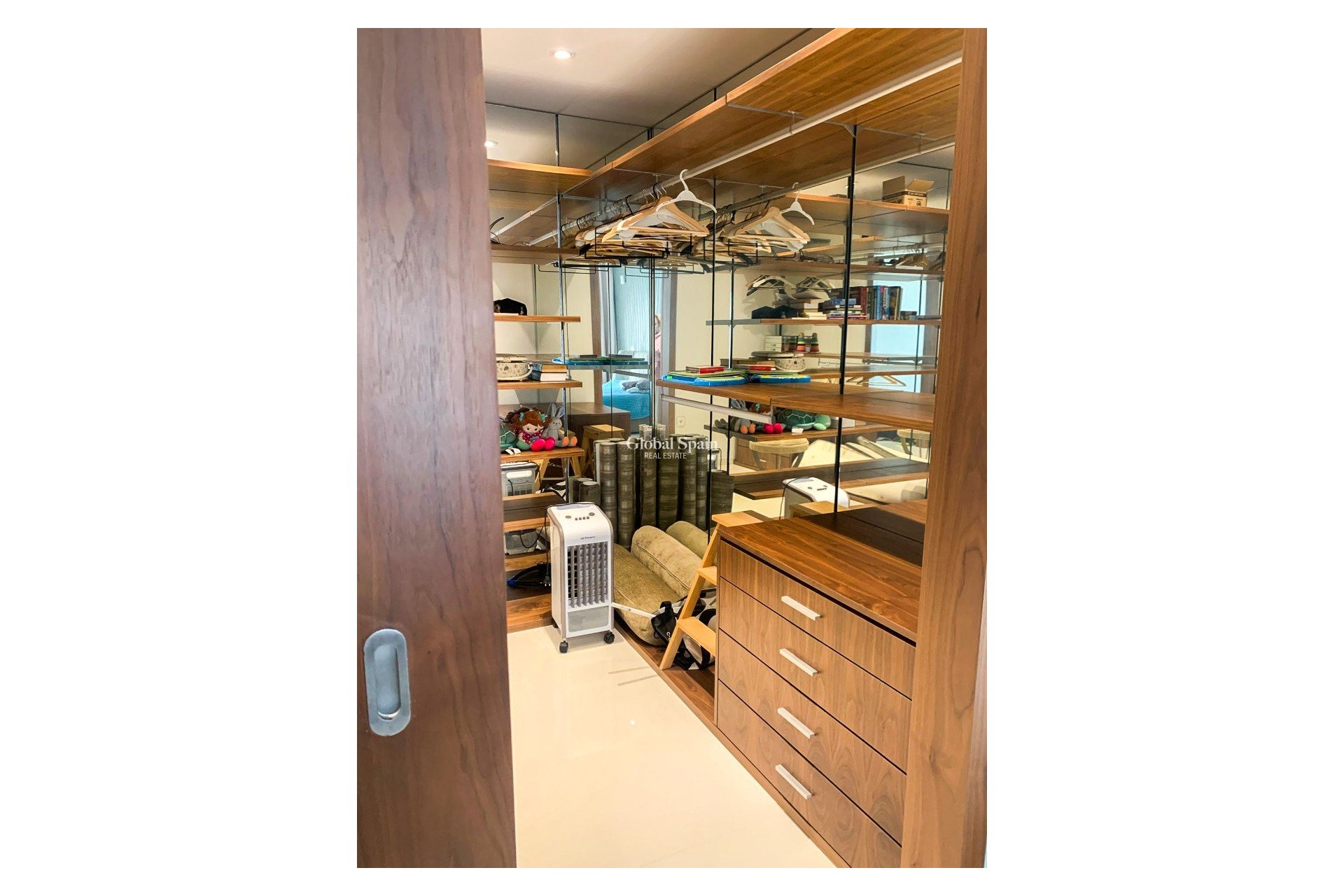 Odsprzedaż - Niezależna willa -
ORIHUELA COSTA - CAMPOAMOR