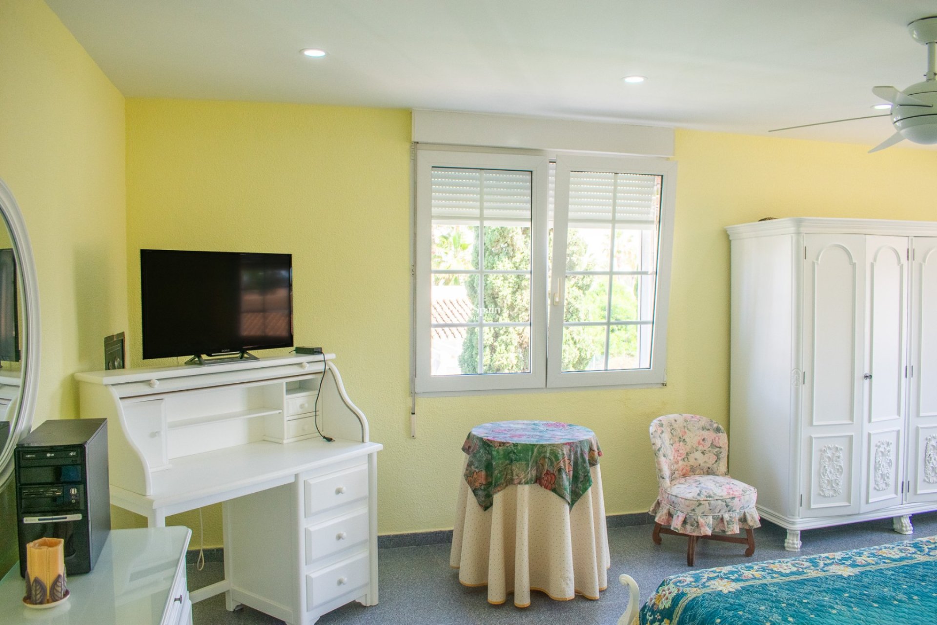 Odsprzedaż - Niezależna willa -
ORIHUELA COSTA - MUY CERCA DE LA PLAYA