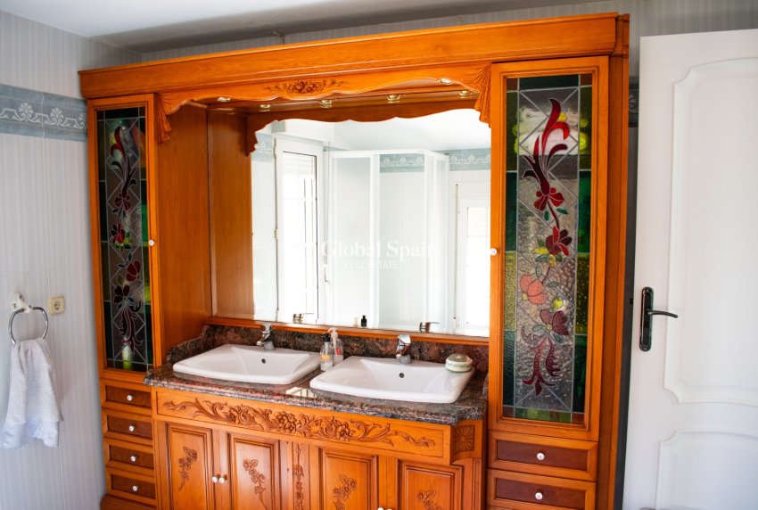 Odsprzedaż - Niezależna willa -
ORIHUELA COSTA - MUY CERCA DE LA PLAYA