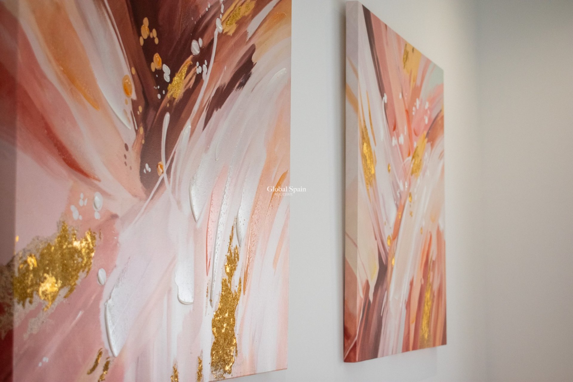 Odsprzedaż - Niezależna willa -
TORREVIEJA - 