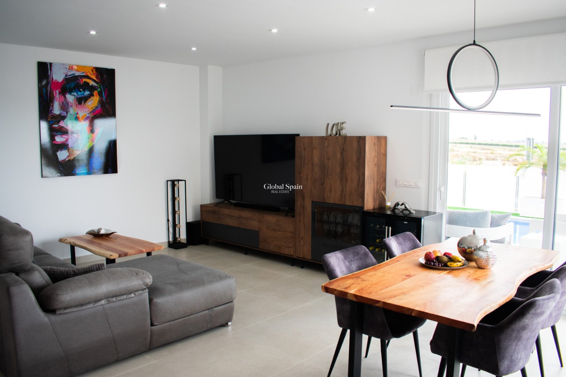 Odsprzedaż - Niezależna willa -
