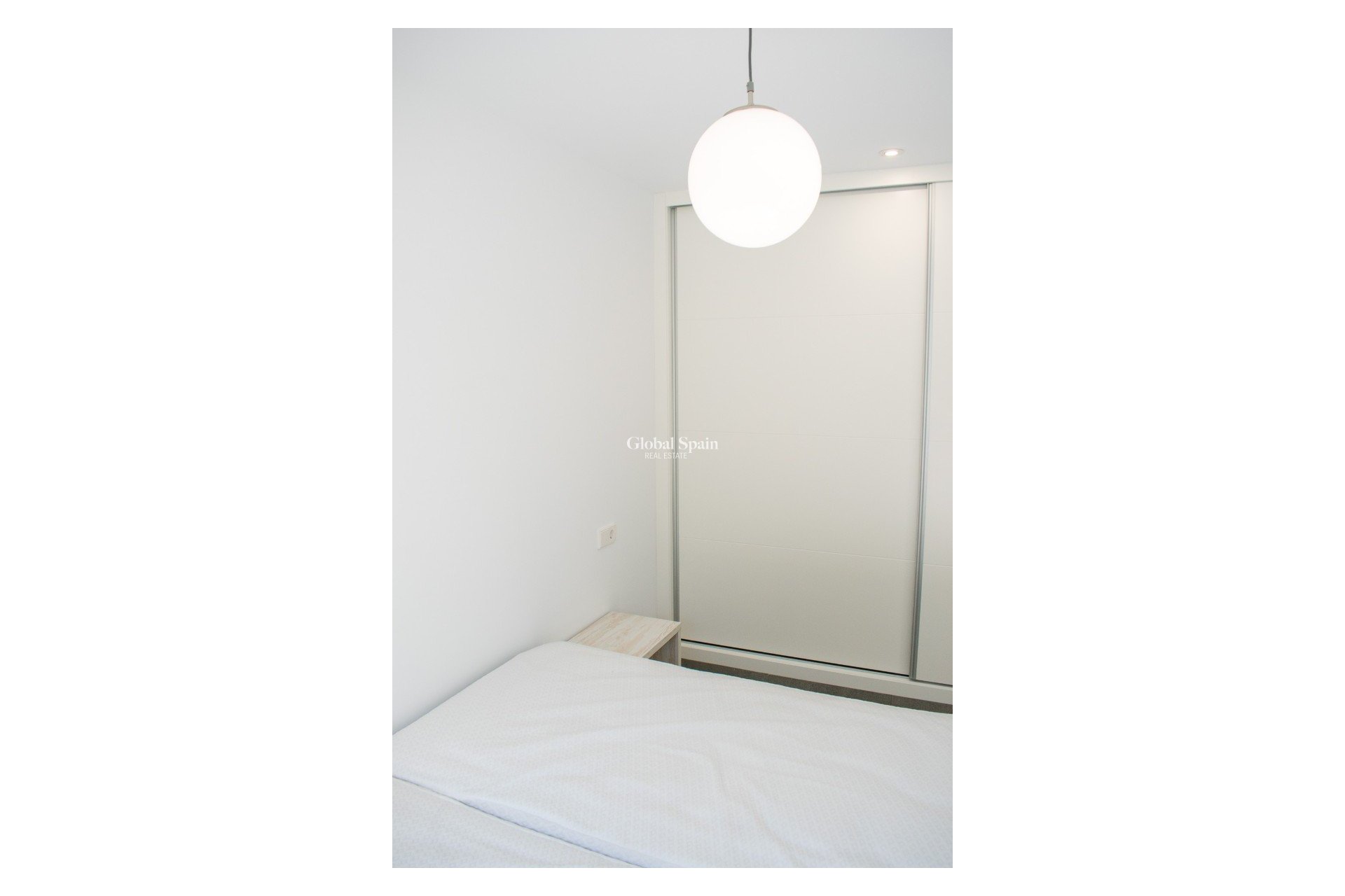 Odsprzedaż - Niezależna willa -
