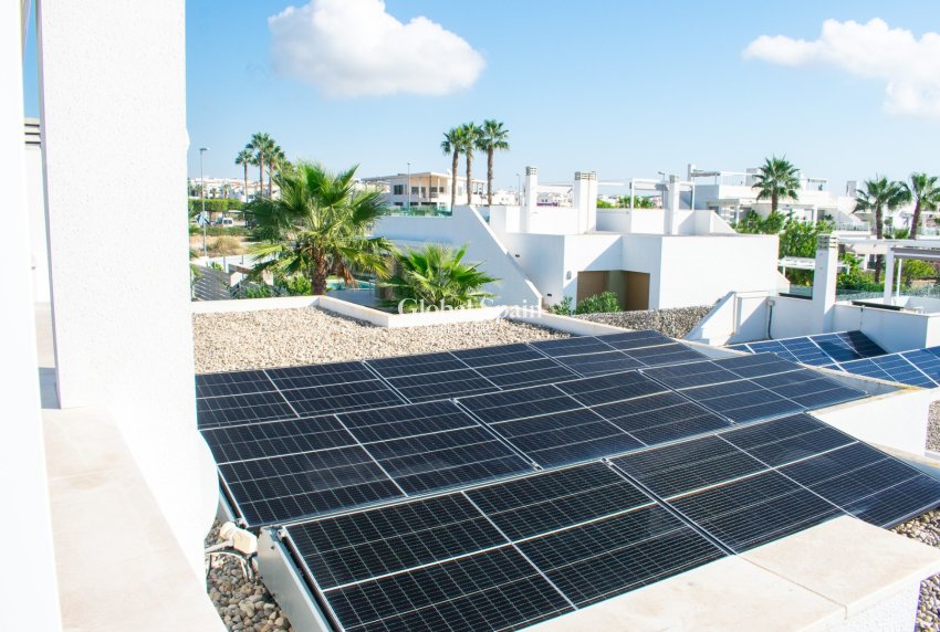 Odsprzedaż - Niezależna willa -
