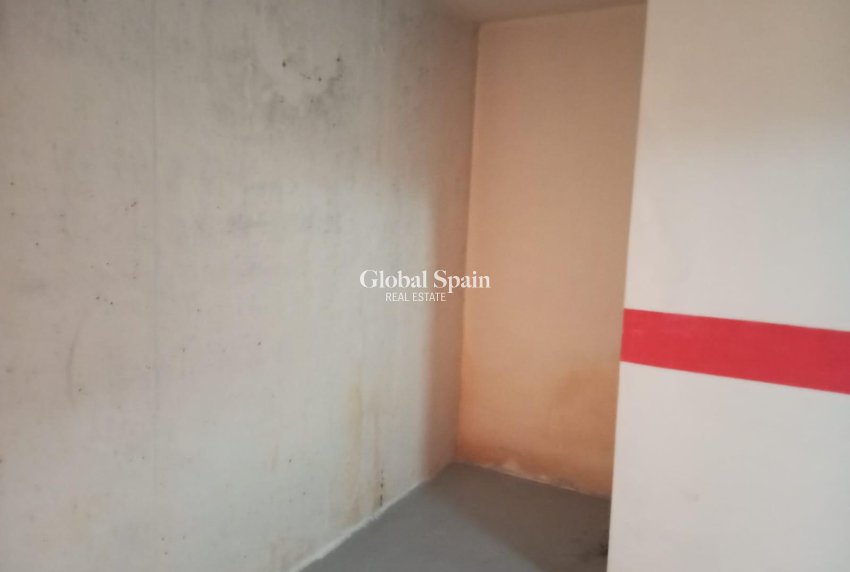 Odsprzedaż - Parking Space / Garage -
TORREVIEJA - La Mata