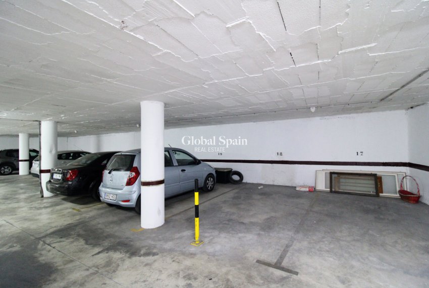Odsprzedaż - Parking Space / Garage -
TORREVIEJA - Torrevieja