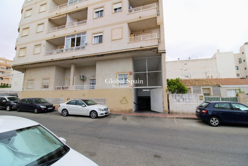 Odsprzedaż - Parking Space / Garage -
TORREVIEJA - Torrevieja